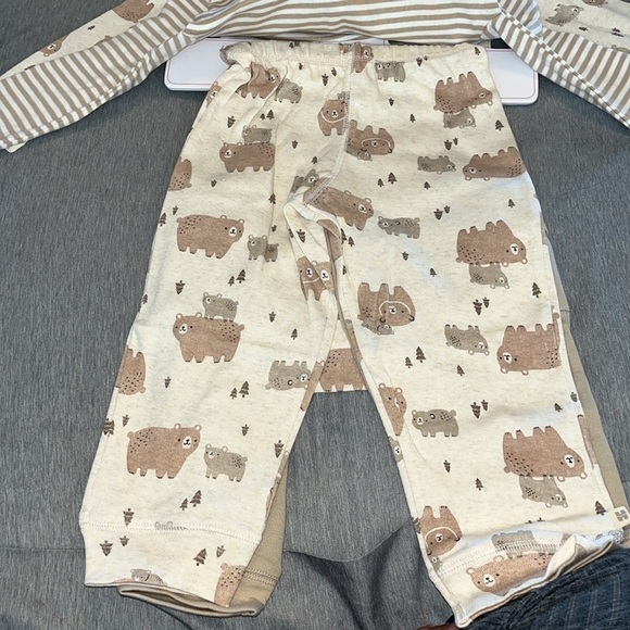 Huggies Baby 4-piece Layette Set size 18 Months - Picture 5 of 10